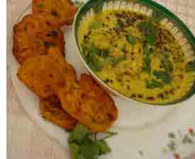 Palak Pakode Ki Kadhi