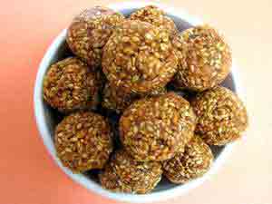 Til-Ke-Ladoo Til-Ke-Ladoo